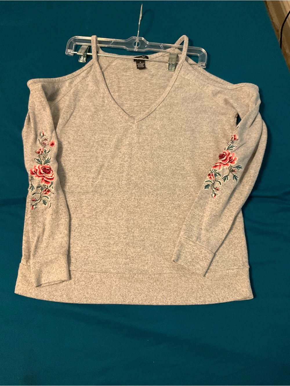 Rue21 Gray Cold-Shoulder V-Neck Sweater with Red Rose Embroidery